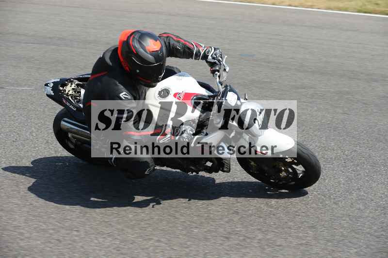 Archiv-2023/28 05.06.2023 Moto Club Anneau du Rhin/blanc-novice/25